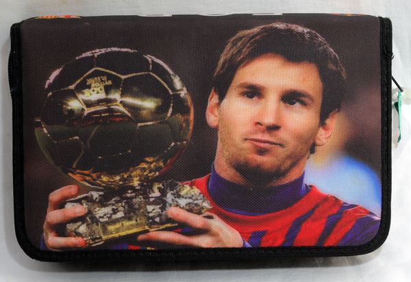 Piórnik z wyposażeniem jednozamkowy z dwiema klapkami - Leo Messi - Football