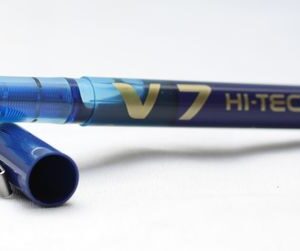Cienkopis kulkowy - Pilot Hi-tecpoint V7 - niebieski